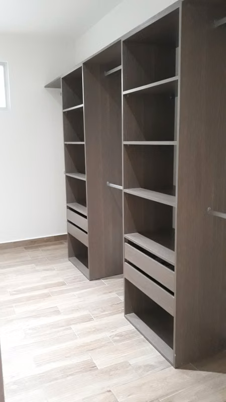 Casa Moderna en Condo Exclusivo con Piscina en Santa Ana - foto 8