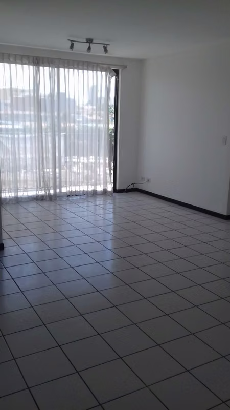 Apartamento de 2 Habitaciones en Escazú con Balcón y Piscina - foto 3