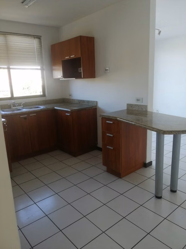 Apartamento de 2 Habitaciones en Escazú con Balcón y Piscina - foto 7