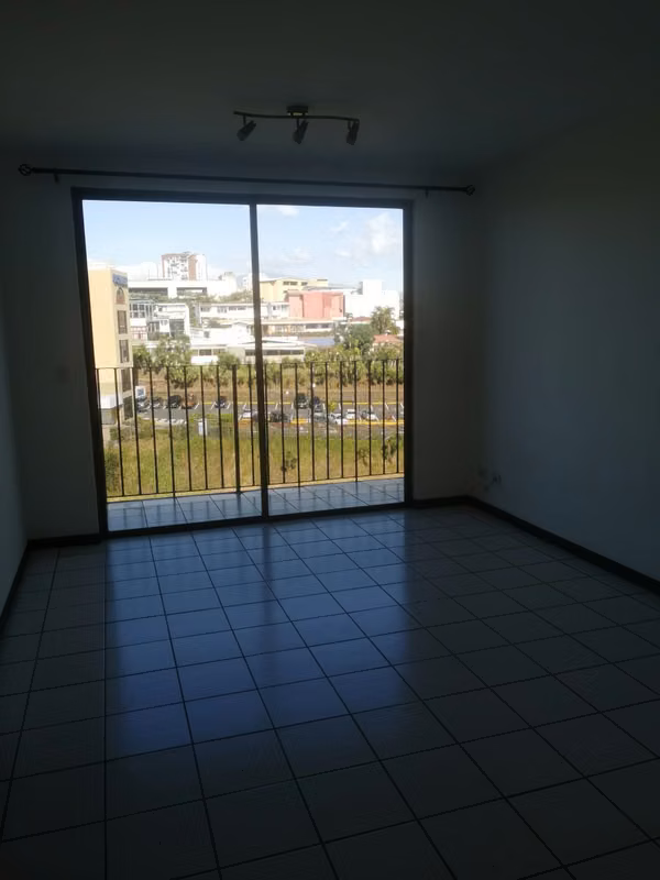Apartamento de 2 Habitaciones en Escazú con Balcón y Piscina - foto 8