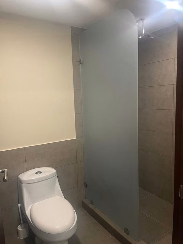 Moderno apartamento de 1 habitación en Torre Los Yoses - foto 2