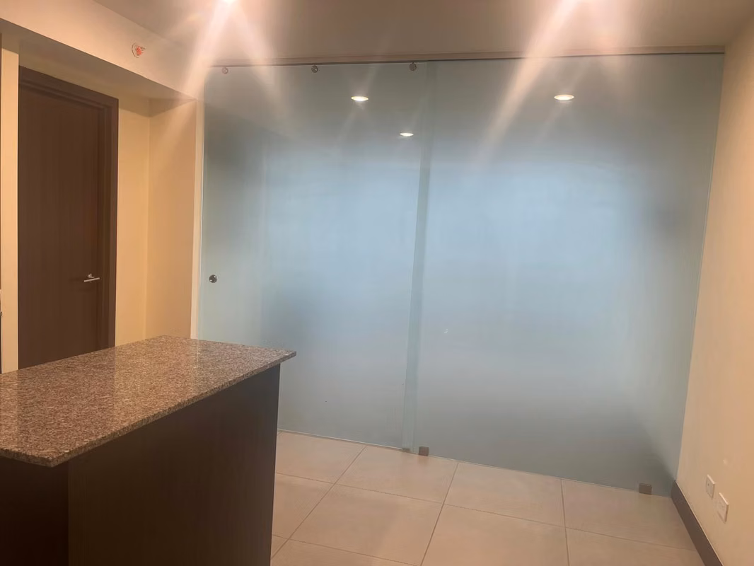 Moderno apartamento de 1 habitación en Torre Los Yoses - foto 5
