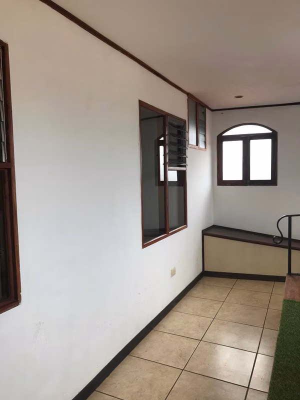 Lindo apartamento en Cartago con balcón y vista a la montaña - foto 2