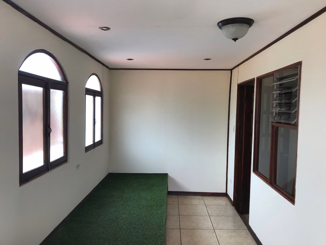 Lindo apartamento en Cartago con balcón y vista a la montaña - foto 3