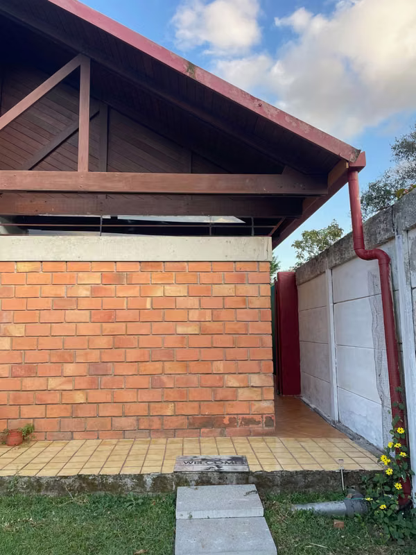 Amplio estudio en Montes de Oca con parqueo privado