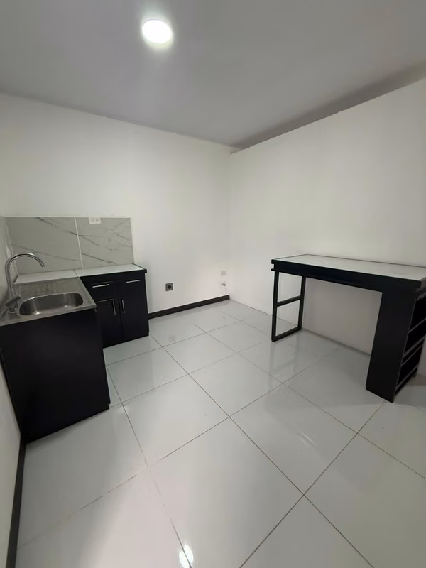 Apartamento en Calle Astorga, Grecia - Alquiler - foto 3