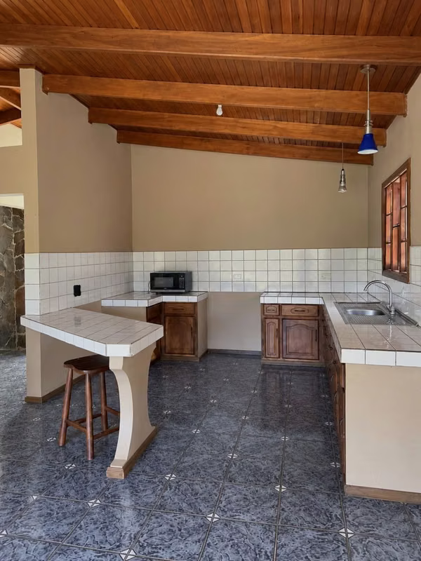 Amplia Casa en Alquiler en Palmares, Alajuela - 4 Habitaciones - foto 6