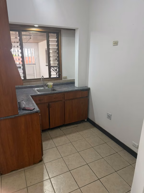 Acogedor apartamento en Moravia con servicios incluidos - foto 3