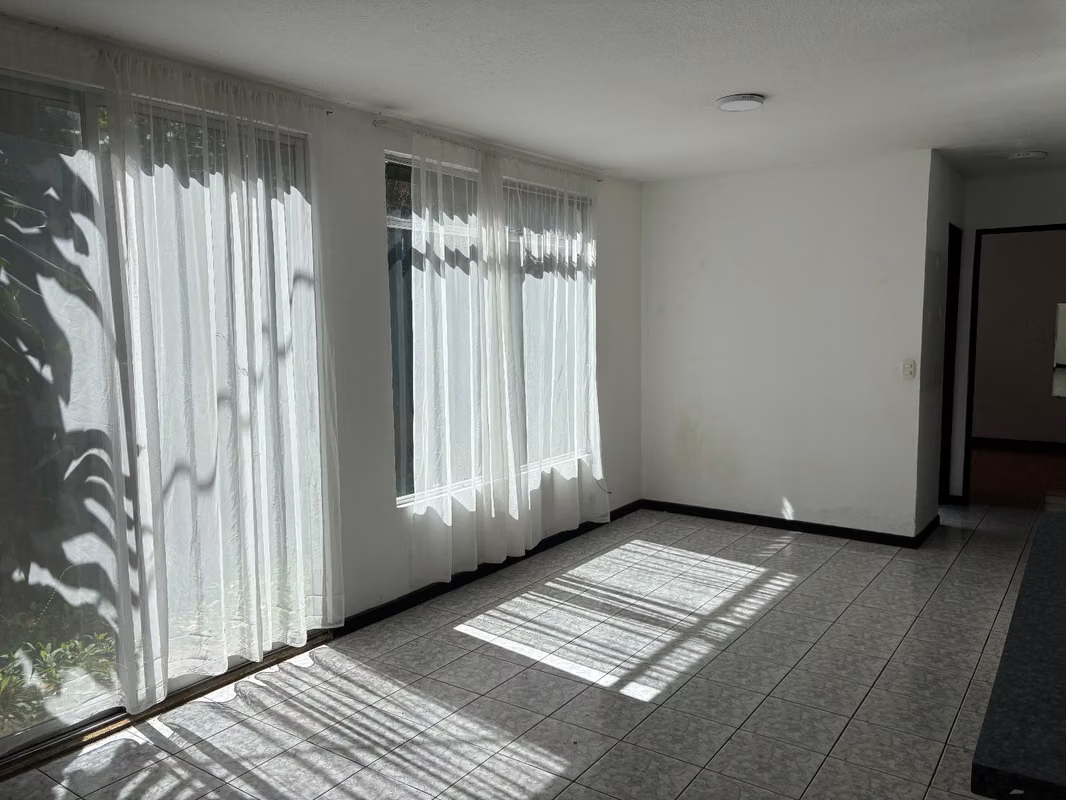 Amplio apartamento en San Antonio, Desamparados 1
