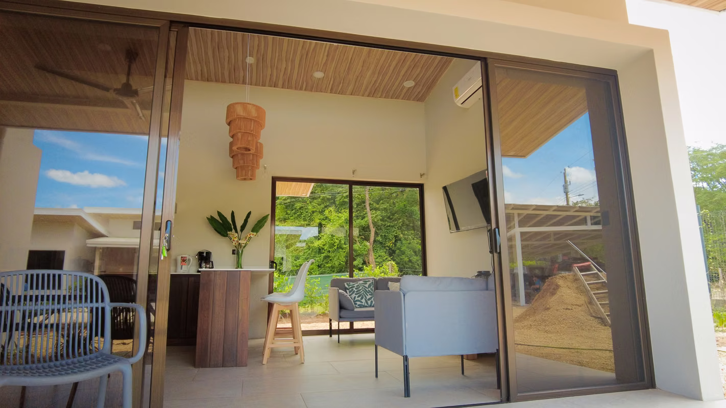 Casa de 2 habitaciones con piscina en Tamarindo - foto 2