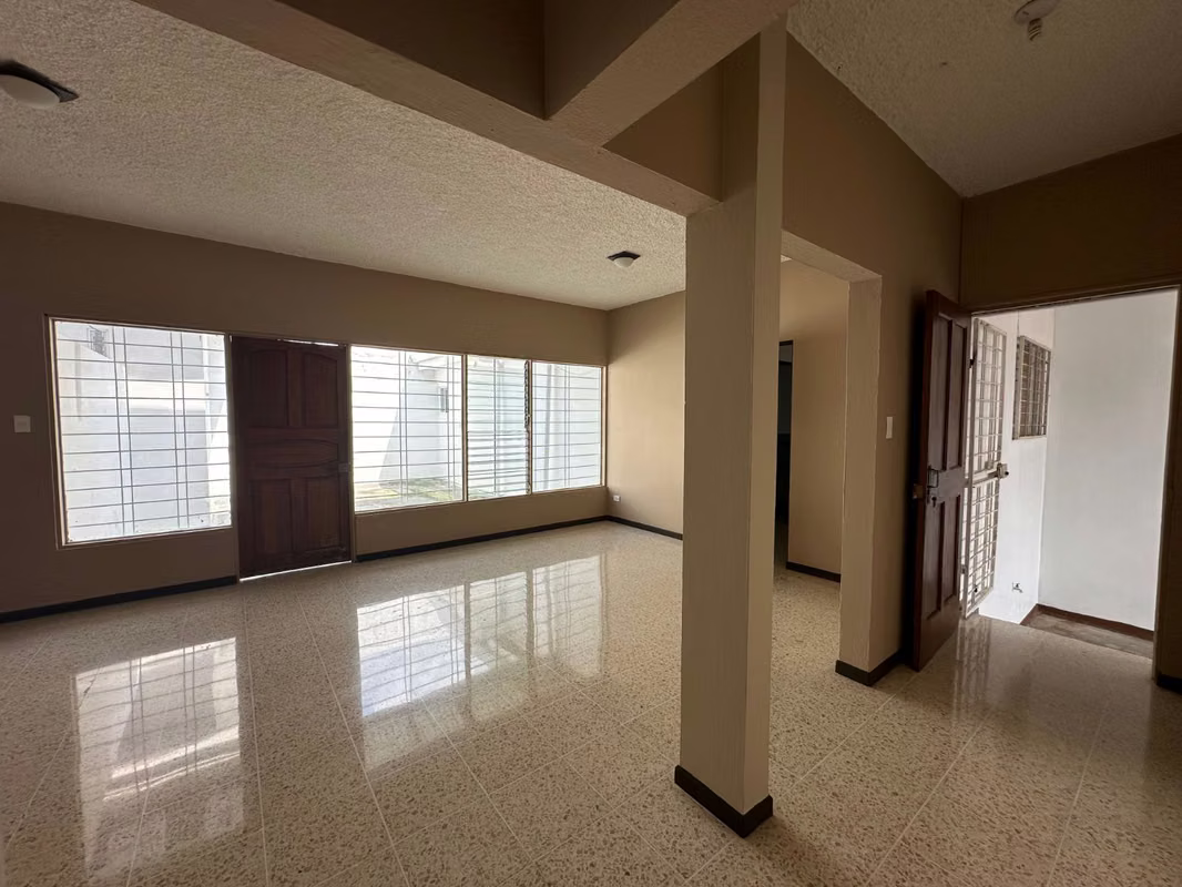Atractivo apartamento en La Guaria de Moravia con seguridad 24/7 - foto 2
