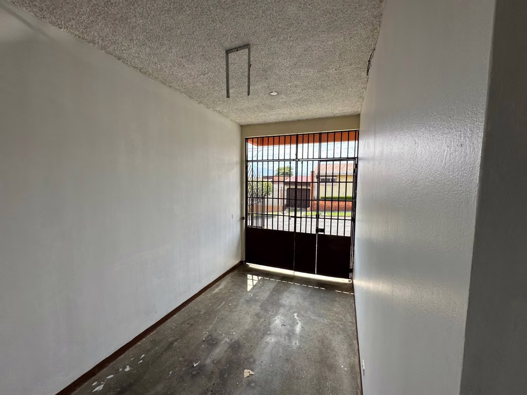 Atractivo apartamento en La Guaria de Moravia con seguridad 24/7 - foto 14