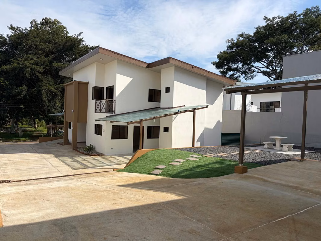 Apartamentos Nuevos en Alajuela - 2 Habitaciones y 2 Baños 1