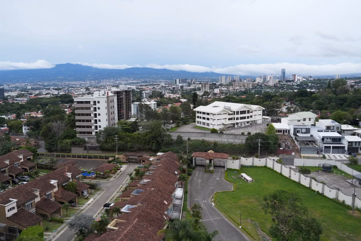 Hermoso apartamento amoblado en Escazú con vista espectacular - foto 14