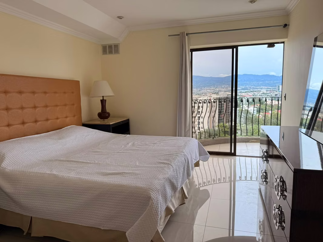 Hermoso apartamento amoblado en Escazú con vista espectacular - foto 5