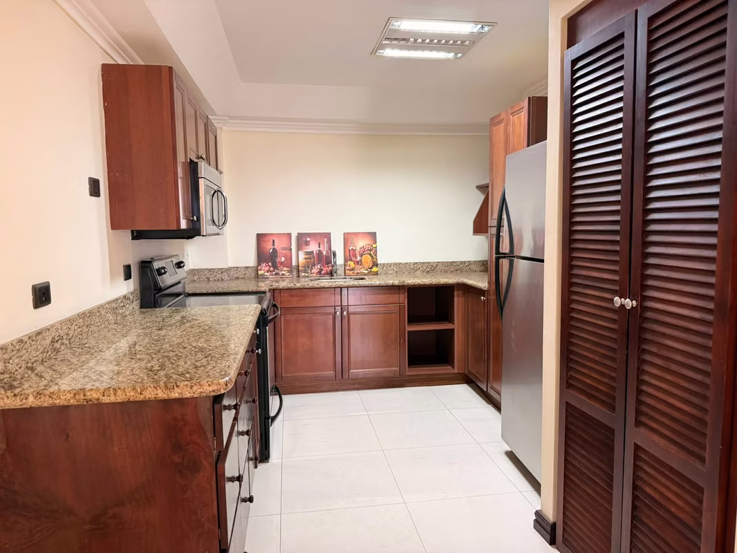 Hermoso apartamento amoblado en Escazú con vista espectacular - foto 8