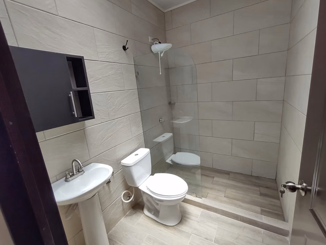 Amplio apartamento en Residencias del Este, Paraíso - foto 2