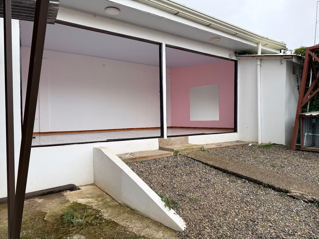 Amplia casa en alquiler en Cartago con terraza y jardín - foto 14