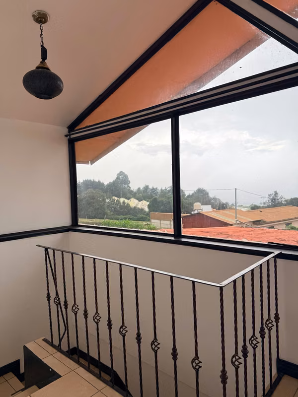 Amplia casa en alquiler en Cartago con terraza y jardín - foto 8