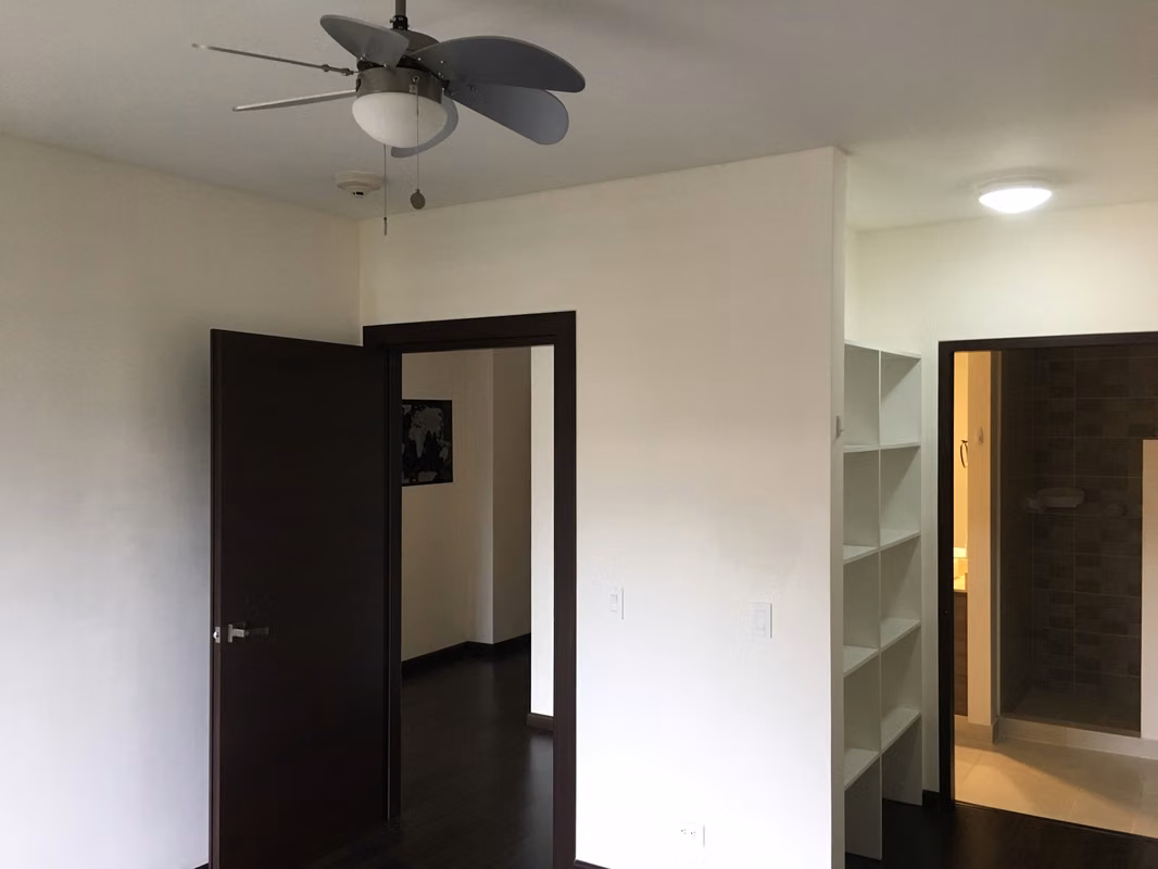 Apartamento en condominio exclusivo con piscina y gimnasio - foto 4