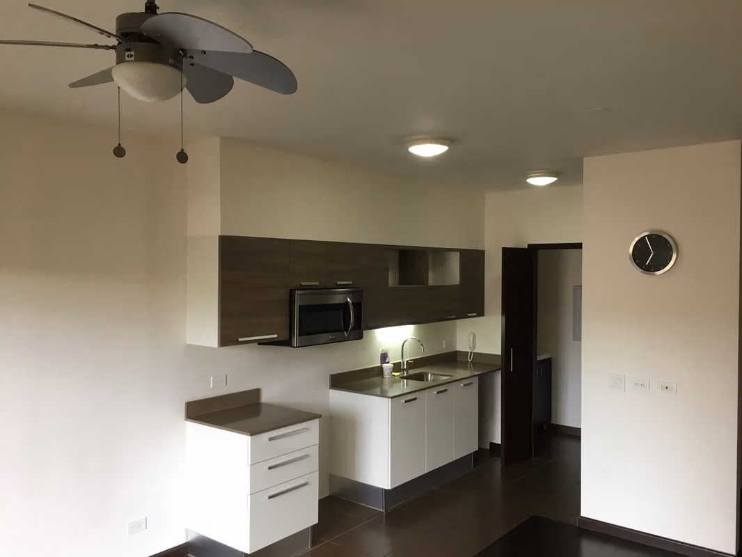 Apartamento en condominio exclusivo con piscina y gimnasio - foto 5