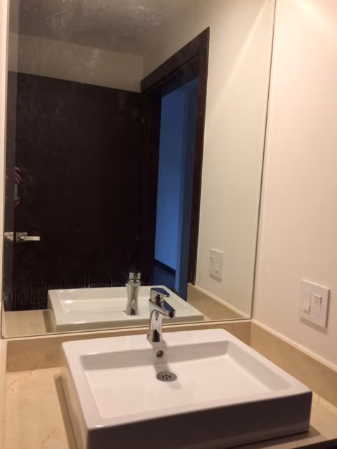 Apartamento en condominio exclusivo con piscina y gimnasio - foto 7