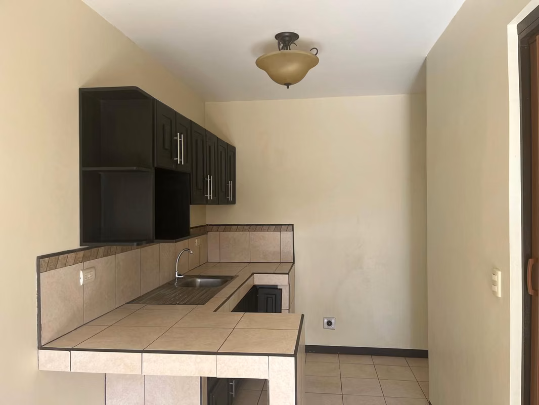 Hermoso apartamento en Pozos, Santa Ana - Ideal para pareja - foto 5