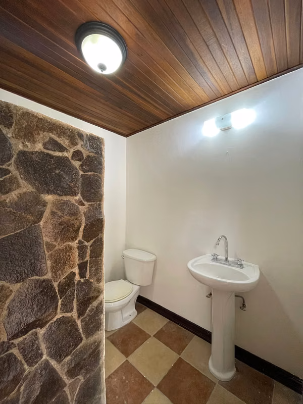 Amplia finca con piscina y caballerizas en Alajuela - foto 15
