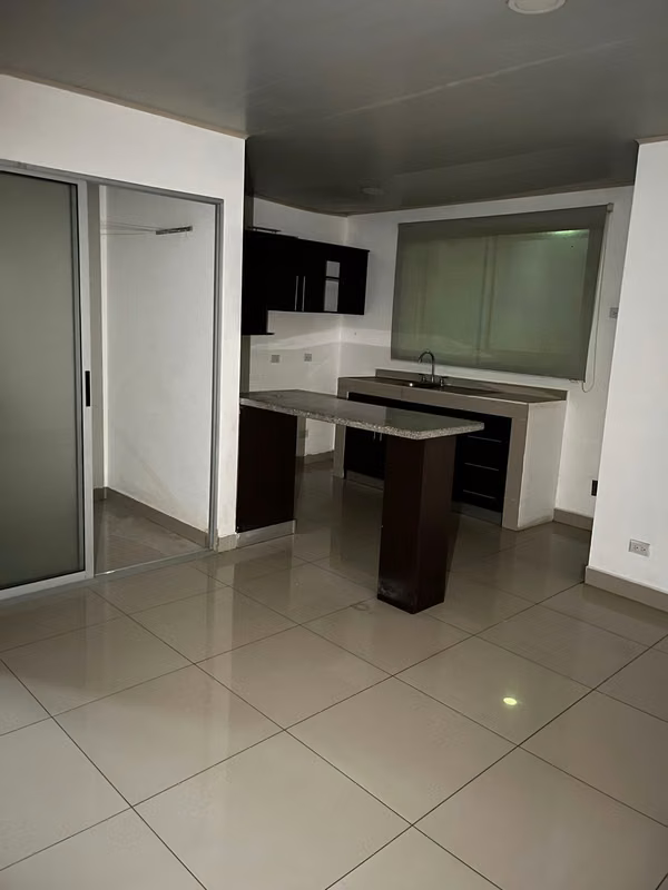Atractivo apartamento de 2 habitaciones en Tibás 1