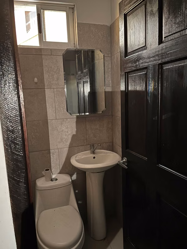 Atractivo apartamento de 2 habitaciones en Tibás - foto 6
