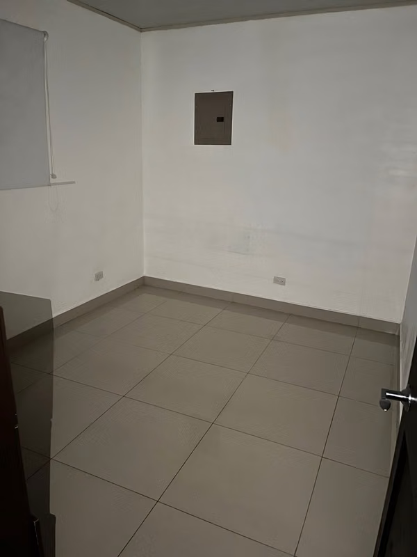 Atractivo apartamento de 2 habitaciones en Tibás - foto 8
